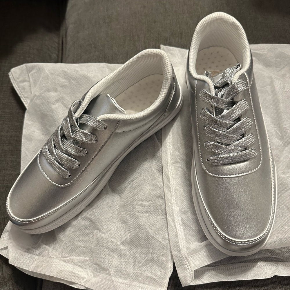 Stylish Silver Women’s Sneakers